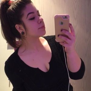 Meet your Posher, Monica